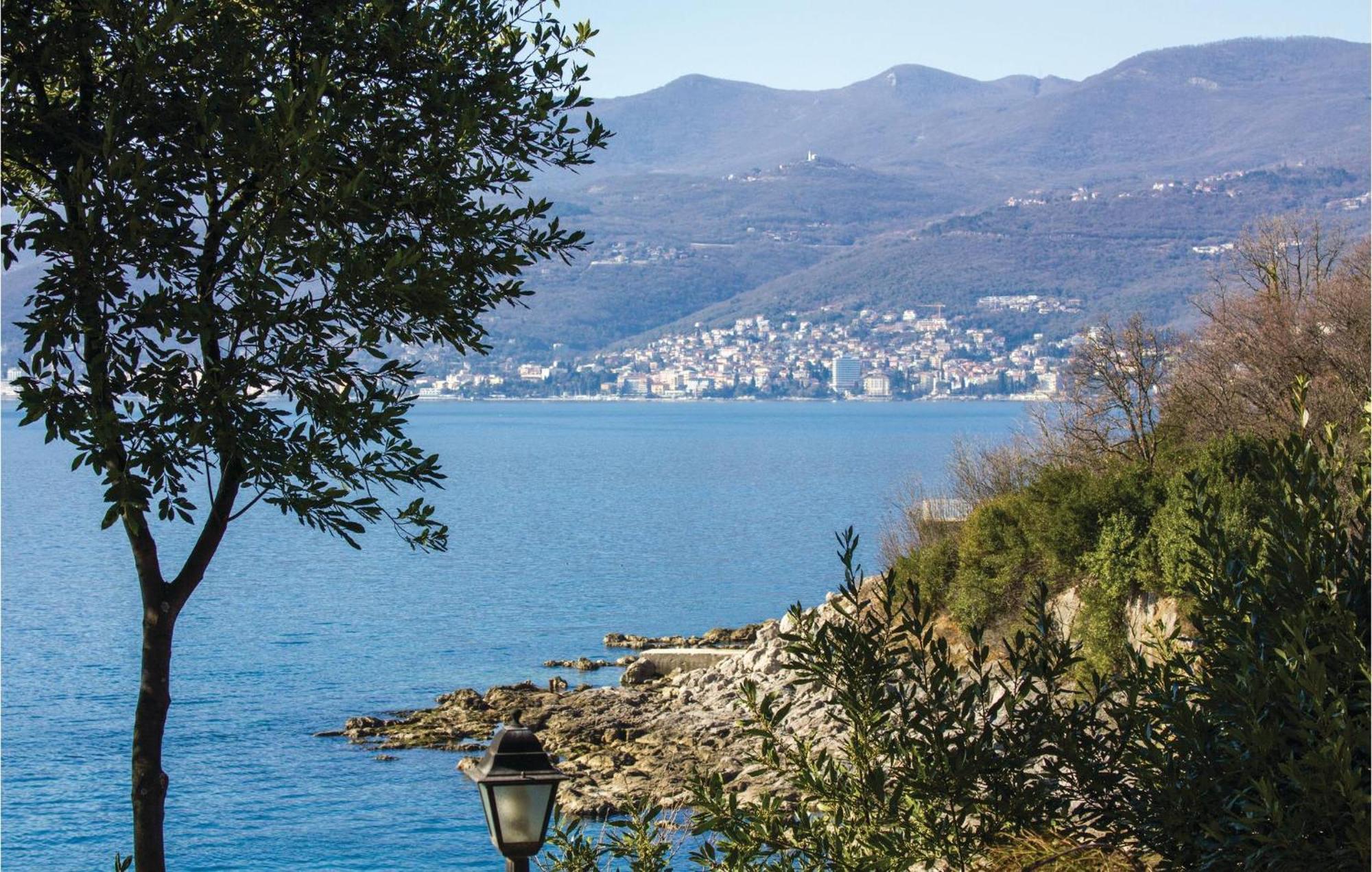Lovely Apartment In Rijeka With House Sea View 外观 照片